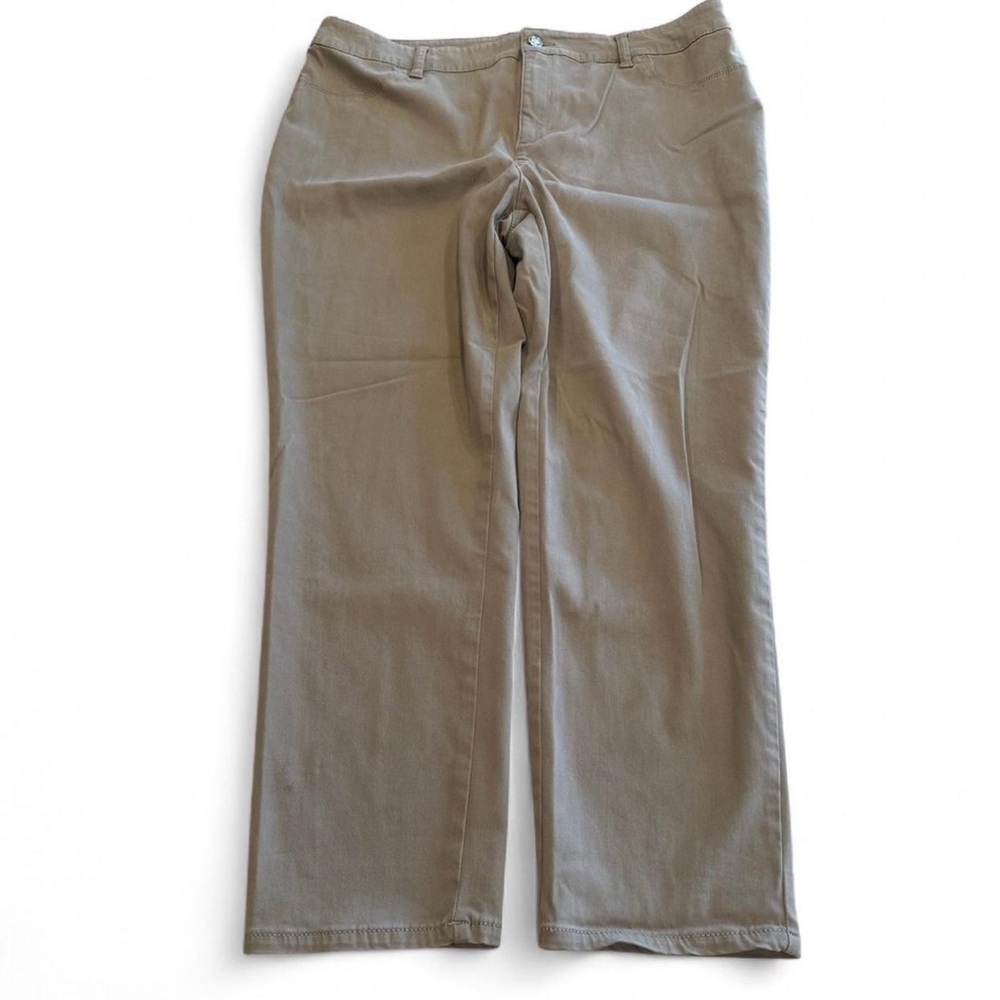 Chicos 2.5 Beige Jeweled Button Embroidered Pockets Ankle Cut Denim Jeans Career